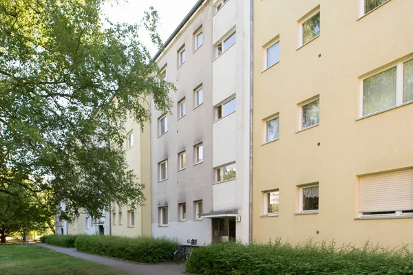 Ideal geschnitten und frisch saniert mit Balkon — photo 1
